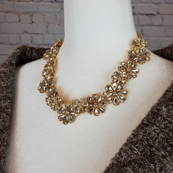 KATE Spade Crystal Floral Necklace NWT - Picture 5 of 9